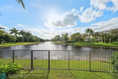 2753 W Stonebrook Circle Davie FL 33330