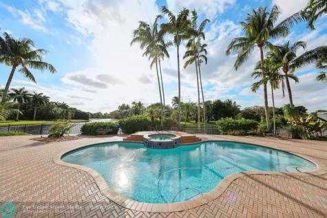 2753 W Stonebrook Circle Davie FL 33330