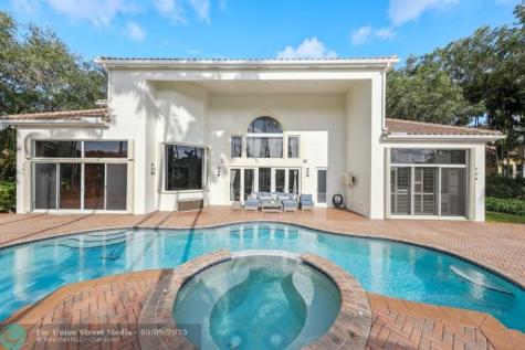 2753 W Stonebrook Circle Davie FL 33330
