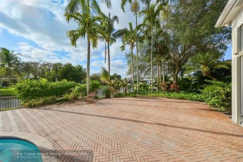 2753 W Stonebrook Circle Davie FL 33330