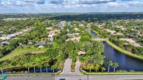 2753 W Stonebrook Circle Davie FL 33330
