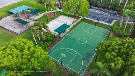 2753 W Stonebrook Circle Davie FL 33330