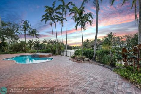 2753 W Stonebrook Circle Davie FL 33330