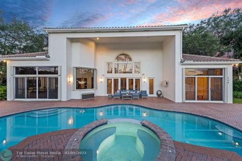 2753 W Stonebrook Circle Davie FL 33330