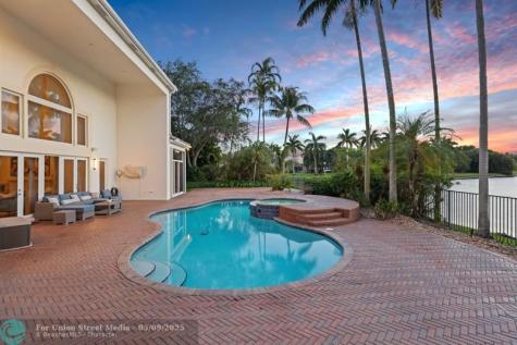 2753 W Stonebrook Circle Davie FL 33330