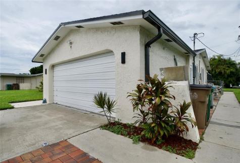 329 SE 47th Cape Coral FL 33904
