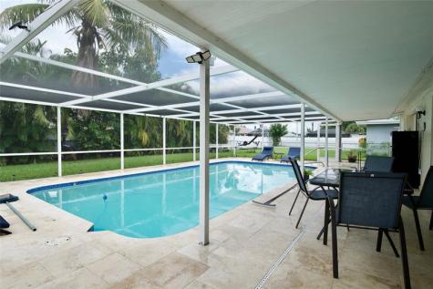 329 SE 47th Cape Coral FL 33904