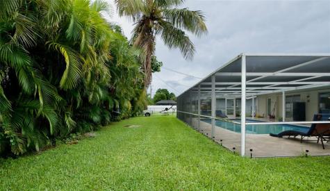 329 SE 47th Cape Coral FL 33904
