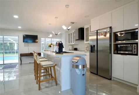 329 SE 47th Cape Coral FL 33904