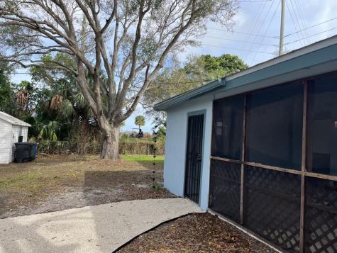 202 Southern Avenue Fort Pierce FL 34950