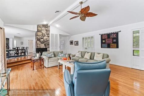 10158 SE Acorn Way Jupiter FL 33469