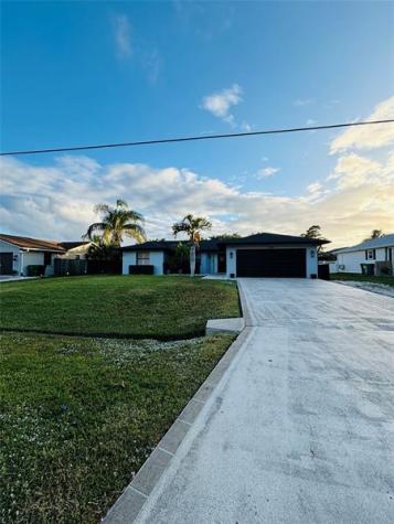 1064 SW Dalton Avenue Port St Lucie FL 34953