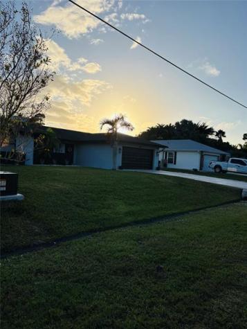 1064 SW Dalton Avenue Port St Lucie FL 34953