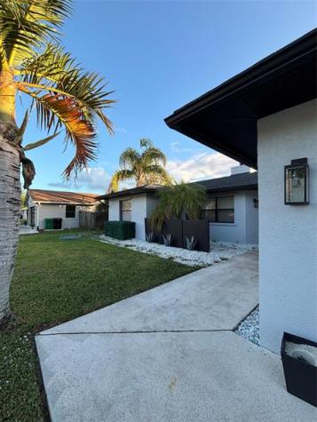 1064 SW Dalton Avenue Port St Lucie FL 34953