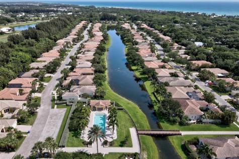 9485 E Maiden Court Vero Beach FL 32963