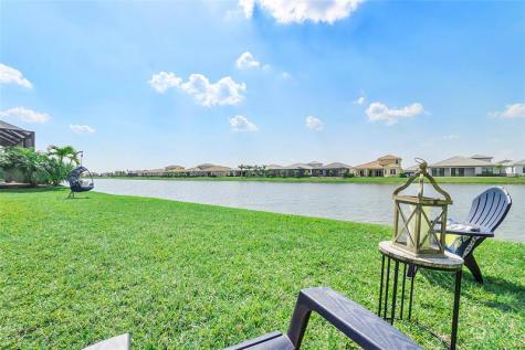 8674 SW Flutto Way Port St Lucie FL 34987