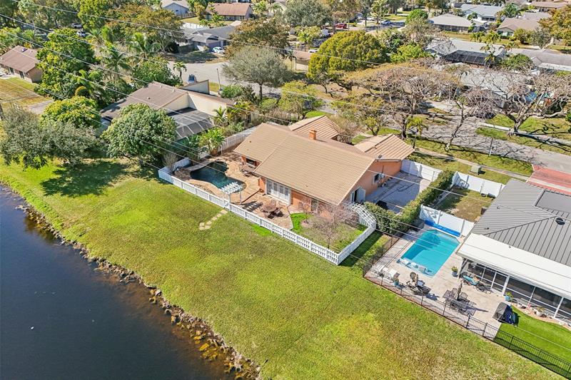 808 E Plantation Circle Plantation FL 33324