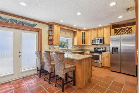 808 E Plantation Circle Plantation FL 33324