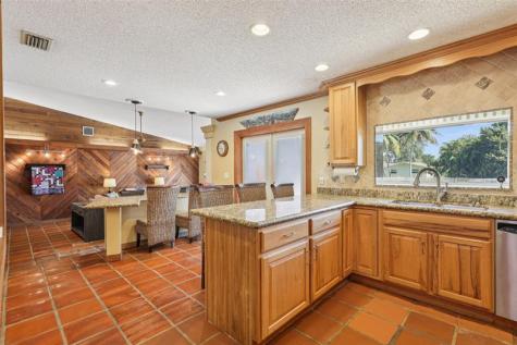 808 E Plantation Circle Plantation FL 33324