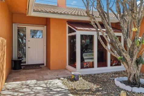 808 E Plantation Circle Plantation FL 33324