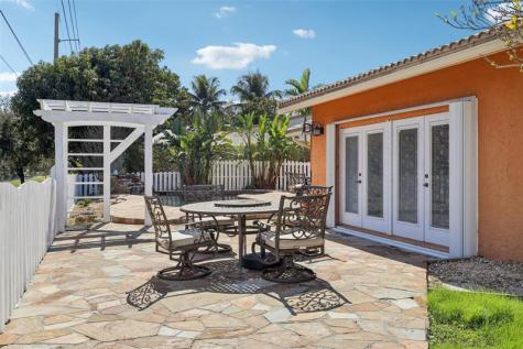 808 E Plantation Circle Plantation FL 33324