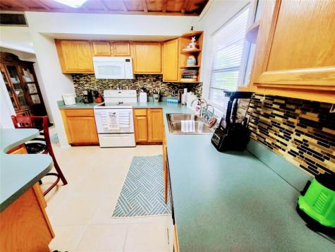 136 SW 85th Avenue Okeechobee FL 34974