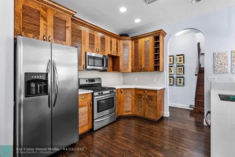 639 NE 17th Way Fort Lauderdale FL 33304