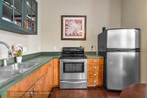 639 NE 17th Way Fort Lauderdale FL 33304
