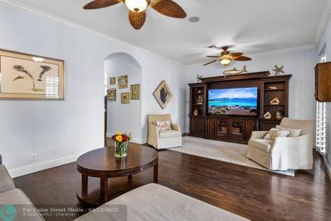 639 NE 17th Way Fort Lauderdale FL 33304