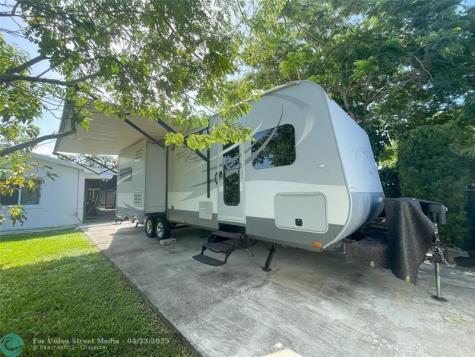 18250 SW 88th Place Palmetto Bay FL 33157