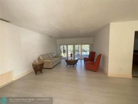 18250 SW 88th Place Palmetto Bay FL 33157