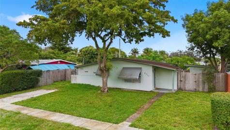 5711 SW 37th Court Davie FL 33314