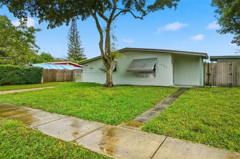 5711 SW 37th Court Davie FL 33314