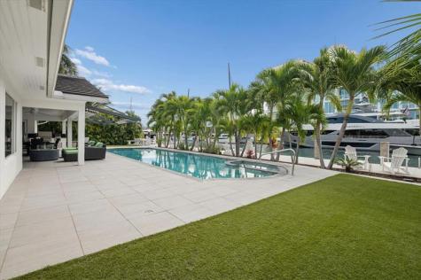 2540 Mercedes Drive Fort Lauderdale FL 33316