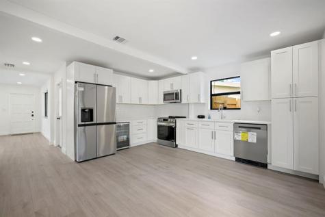 699 NE 40th Street Oakland Park FL 33334