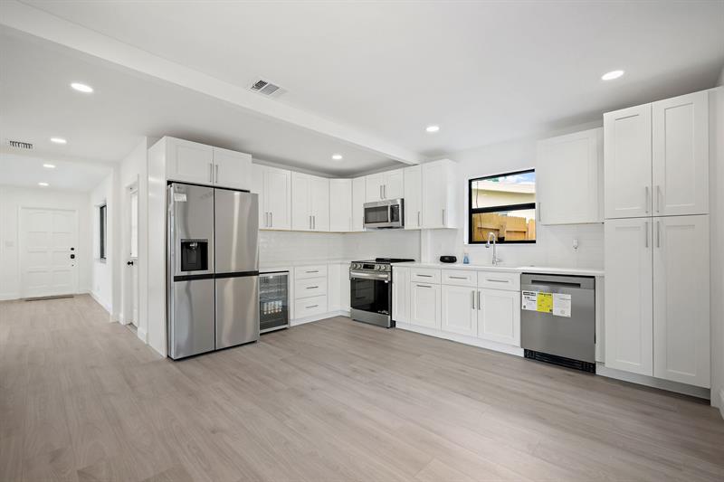 699 NE 40th Street Oakland Park FL 33334
