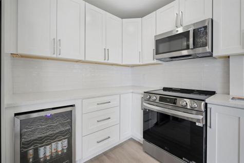 699 NE 40th Street Oakland Park FL 33334