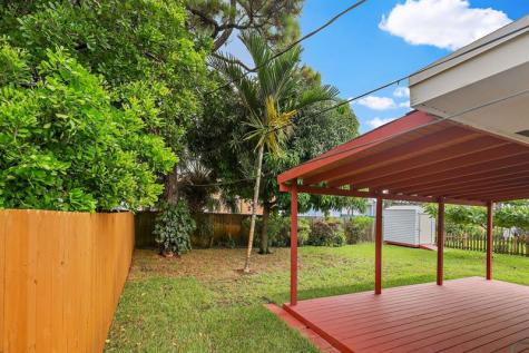 699 NE 40th Street Oakland Park FL 33334