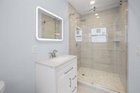 699 NE 40th Street Oakland Park FL 33334
