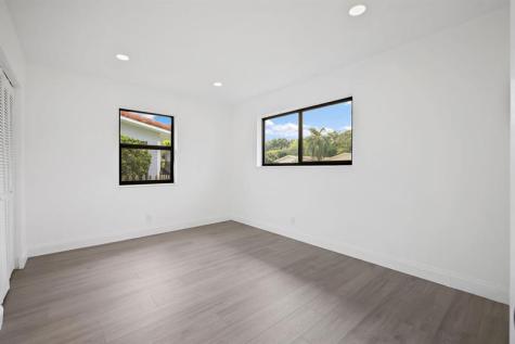 699 NE 40th Street Oakland Park FL 33334