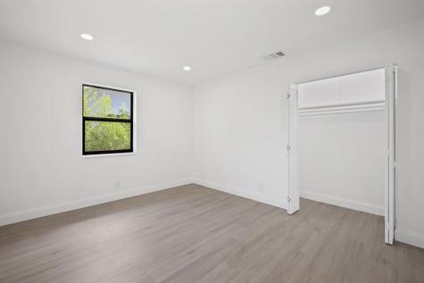 699 NE 40th Street Oakland Park FL 33334