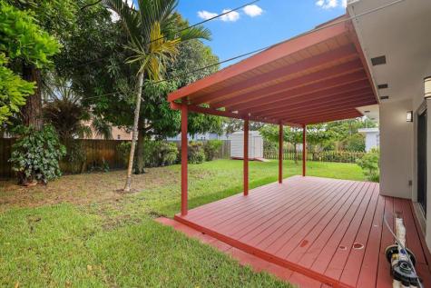 699 NE 40th Street Oakland Park FL 33334