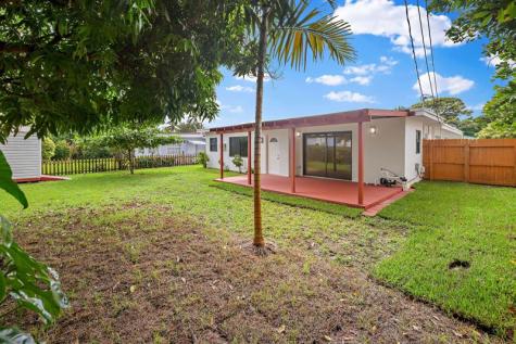 699 NE 40th Street Oakland Park FL 33334
