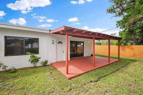 699 NE 40th Street Oakland Park FL 33334