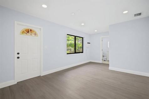 699 NE 40th Street Oakland Park FL 33334
