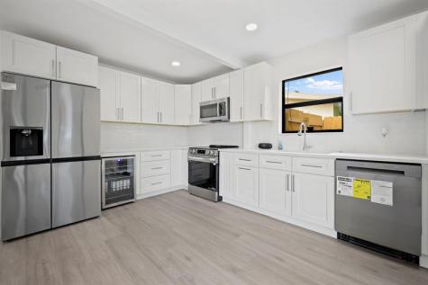 699 NE 40th Street Oakland Park FL 33334