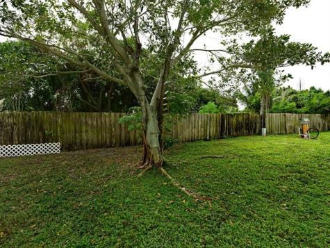 3389 Lake Overlook Place Lake Worth FL 33462