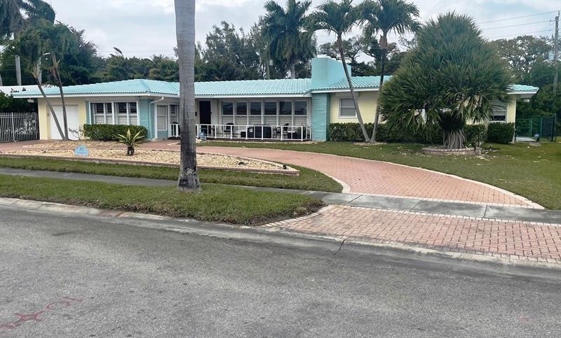 707 N Northlake Drive Hollywood FL 33019