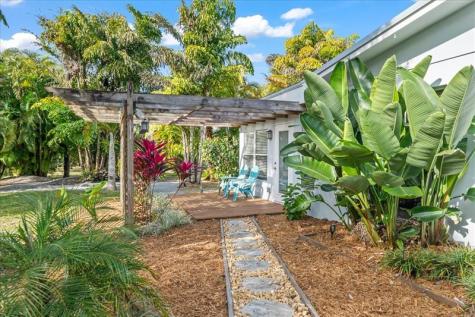 9670 Mockingbird Micco FL 32976