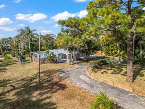 9670 Mockingbird Micco FL 32976